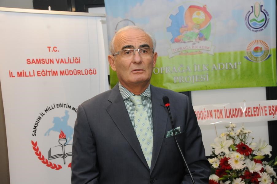 valimiz sayin ibrahim sahin topraga ilk adim ve tabiatta ders var projeleri imza torenine katildi