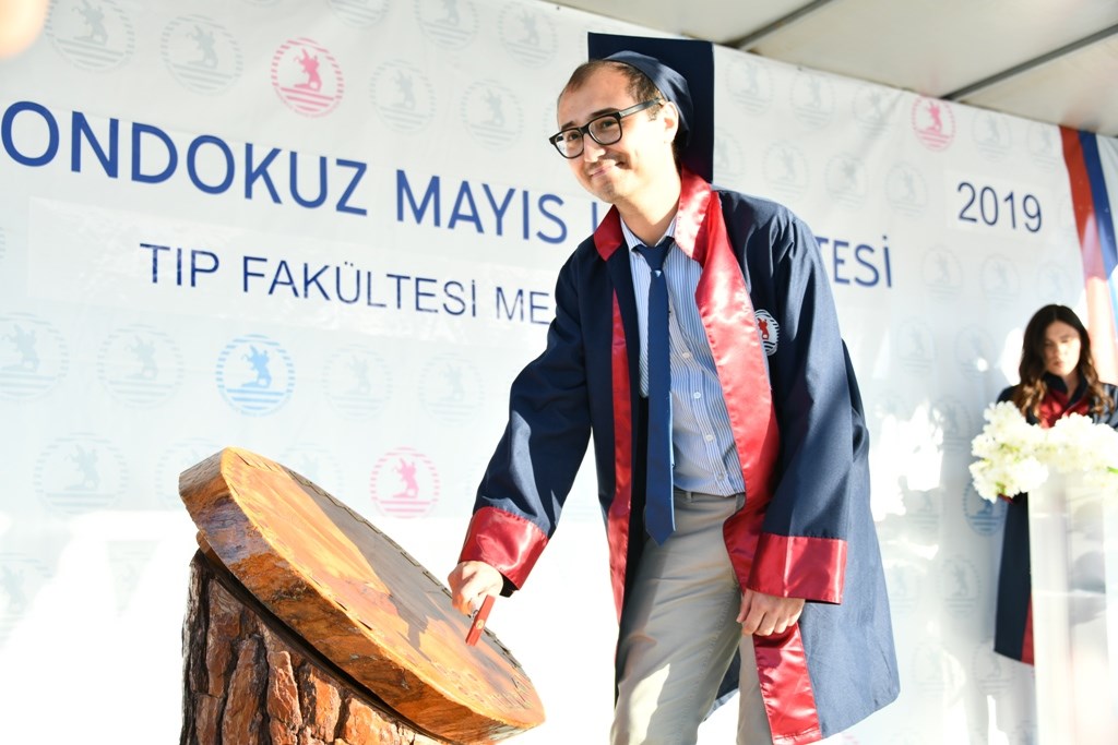 omu tip fakultesi mezuniyet toreni valimiz sayin osman kaymak in katilimiyla gerceklestirildi